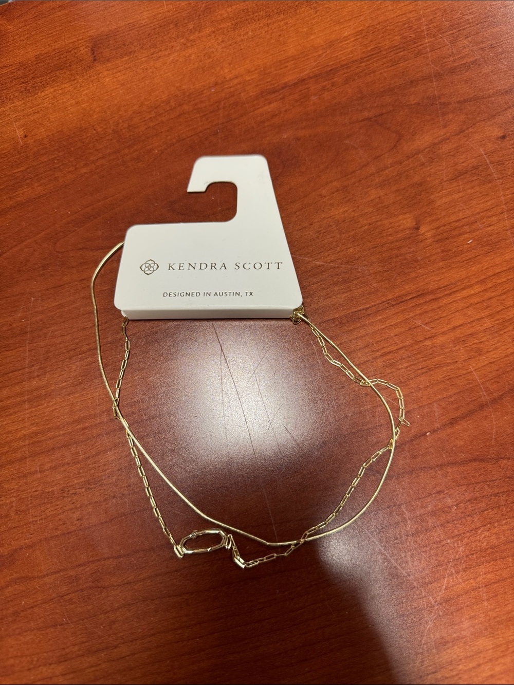 Kendra Scott necklace